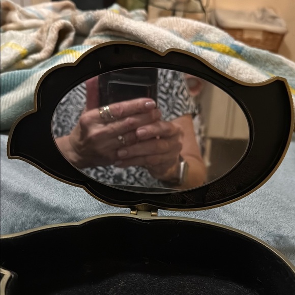 Decorative Butterfly Trinket Metal Box - Picture 6 of 7